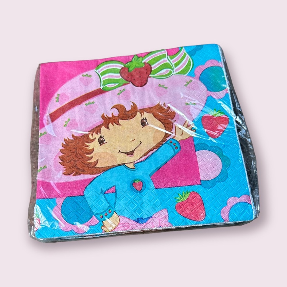 New DesignWare Strawberry Shortcake Paper Luncheon Napkins
